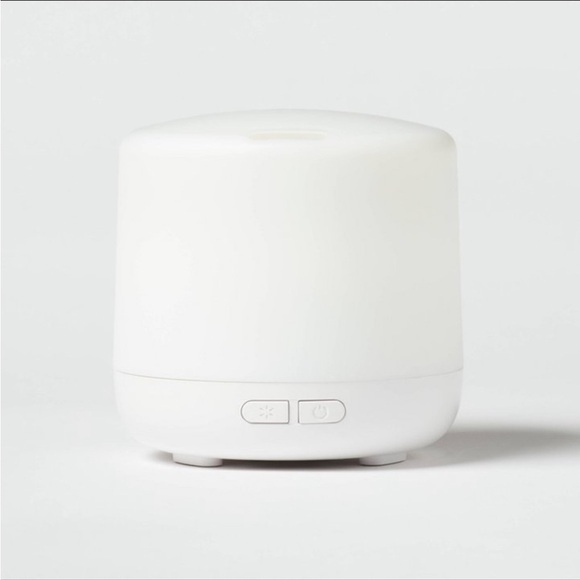 White Aroma Diffuser with Minimalist Design - Picture 3 of 3